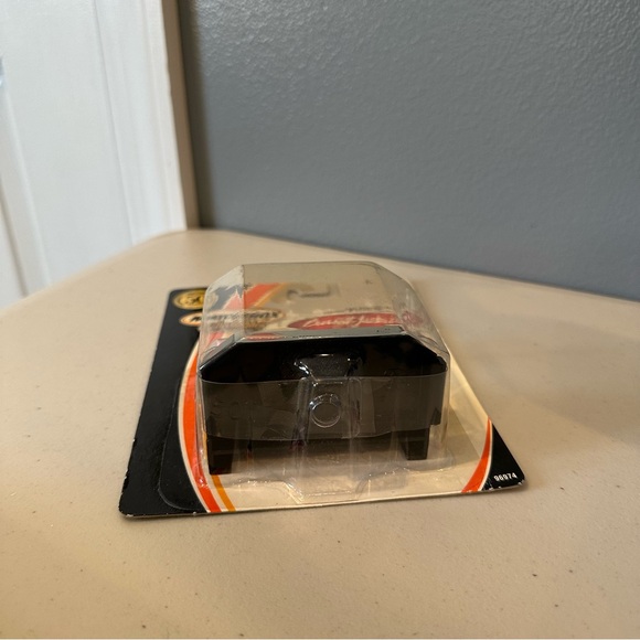 Matchbox Collectibles Barrett-Jackson Collection 1956 Caddillac Eldorado Pink - Picture 6 of 6